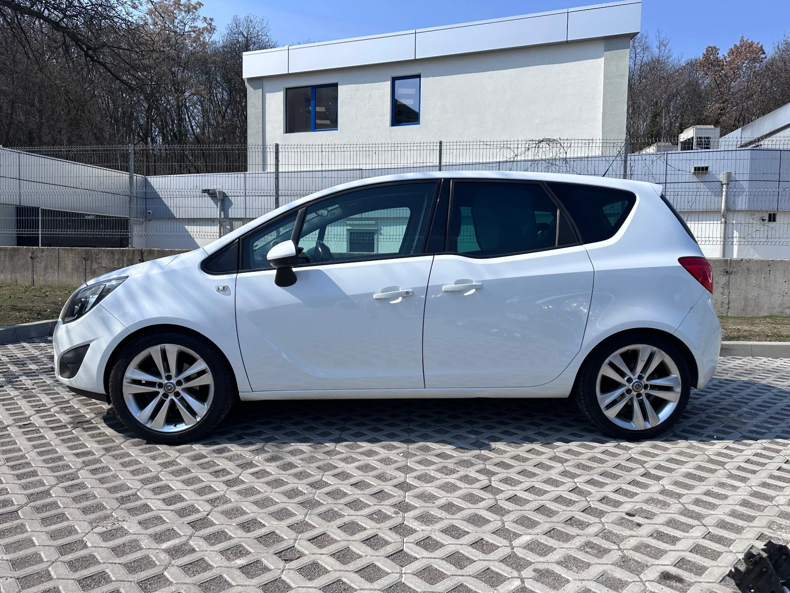 Opel Meriva 1, 4i - 120 k.c. РЕГИСТРИРАНА/ОБСЛУЖЕНА, снимка 7 - Автомобили и джипове - 53877396