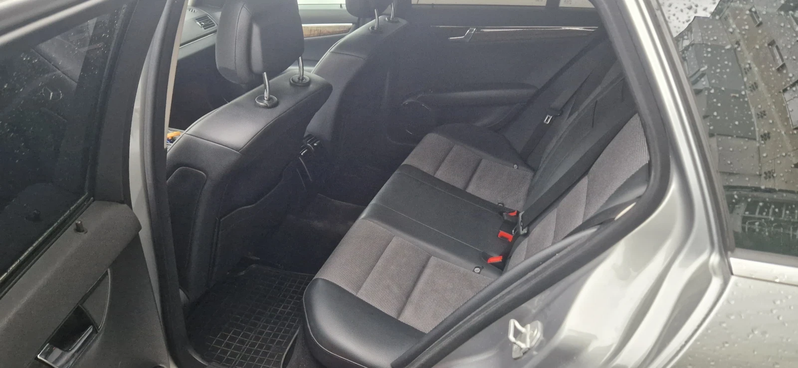 Mercedes-Benz C 200, снимка 9 - Автомобили и джипове - 53895391