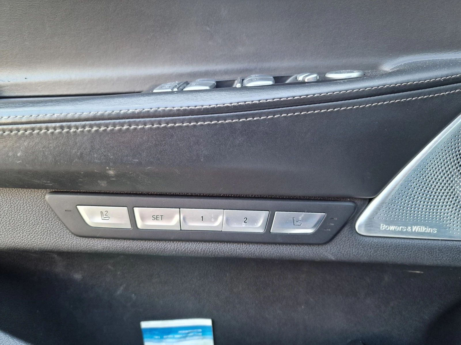 BMW 740 Ld SkyL* B&W* 3xTV* 360* Executive* Laser, снимка 14 - Автомобили и джипове - 53914322