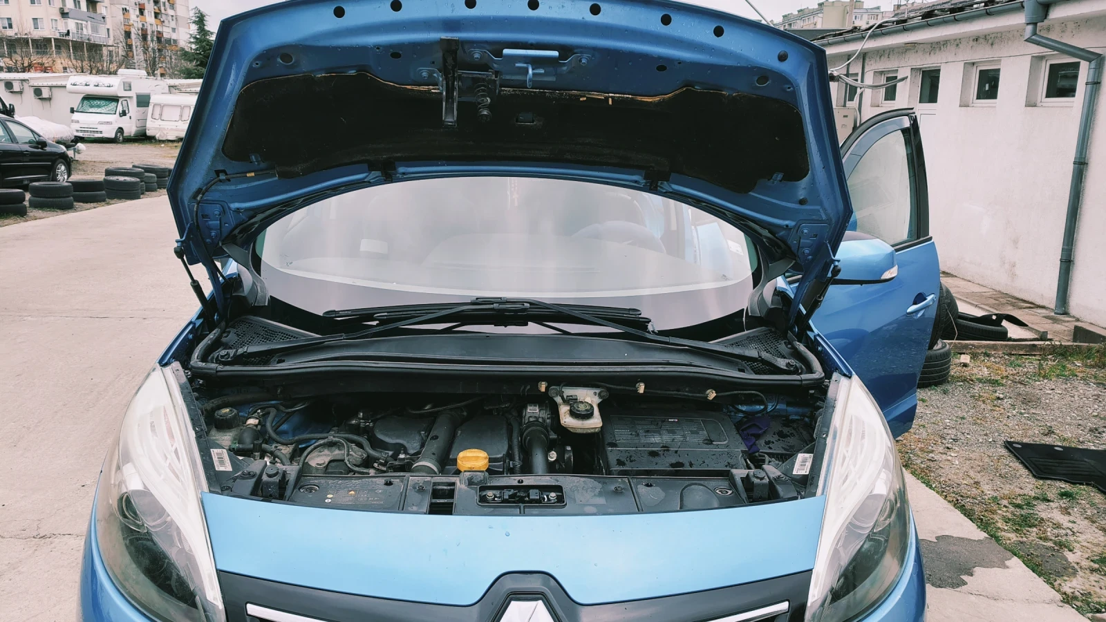 Renault Scenic 1.5, снимка 11 - Автомобили и джипове - 54032822