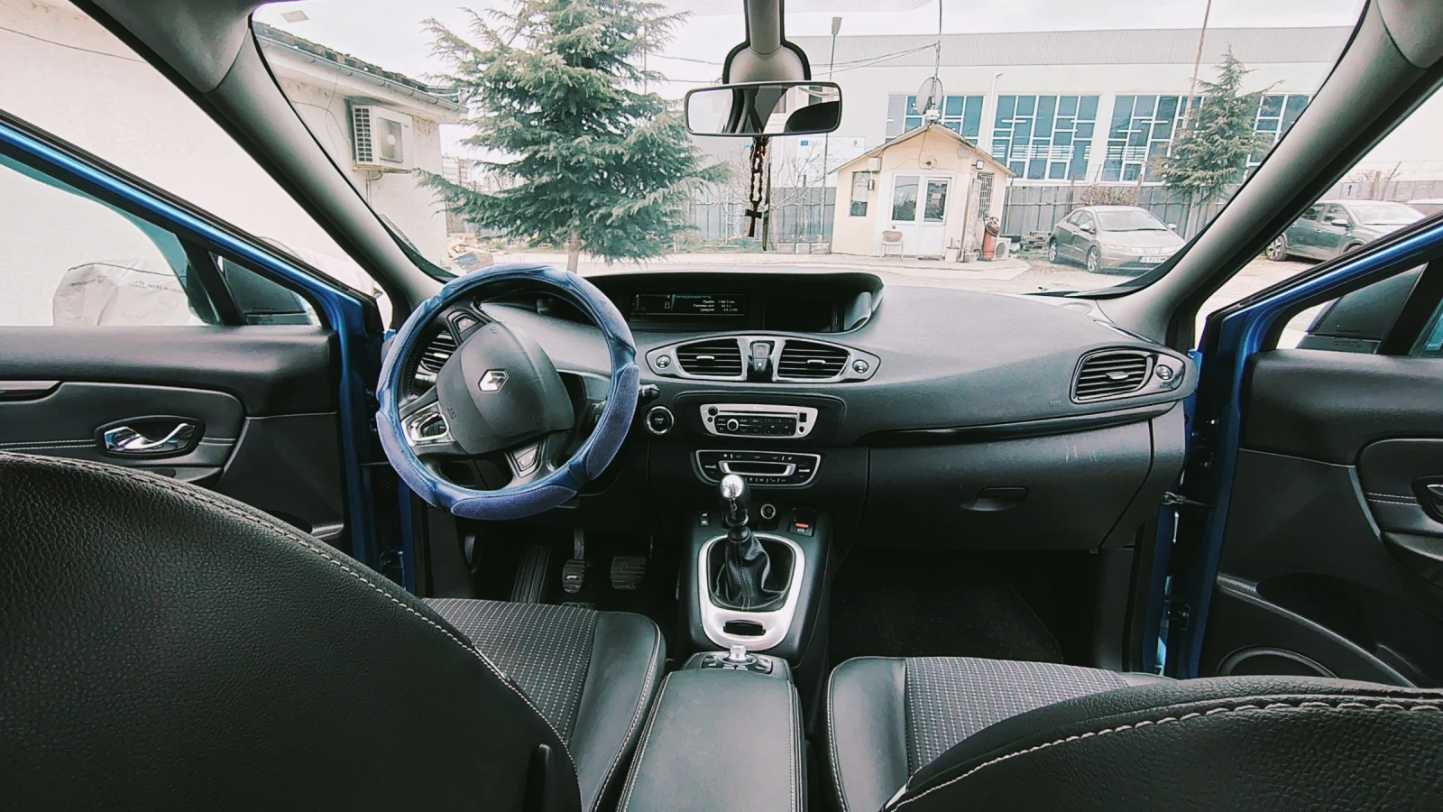 Renault Scenic 1.5, снимка 14 - Автомобили и джипове - 54032822