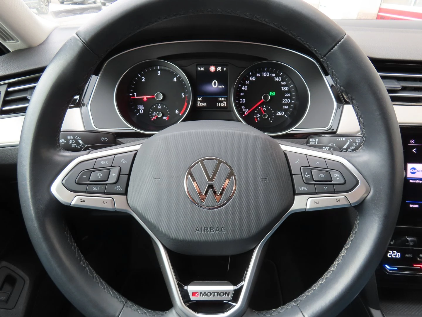 VW Passat, снимка 13 - Автомобили и джипове - 56421416