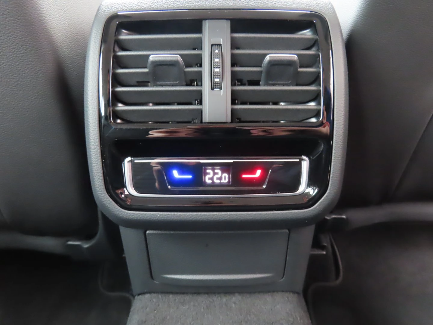 VW Passat, снимка 10 - Автомобили и джипове - 56421416