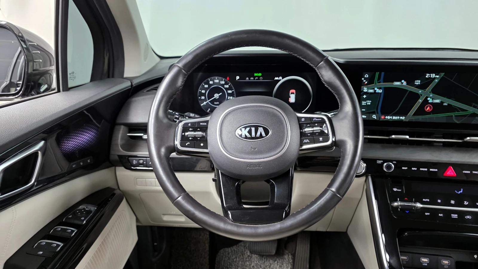 Kia Carnival 7-Seater Signature | 360 Camera | Distronic | , снимка 11 - Автомобили и джипове - 54618111
