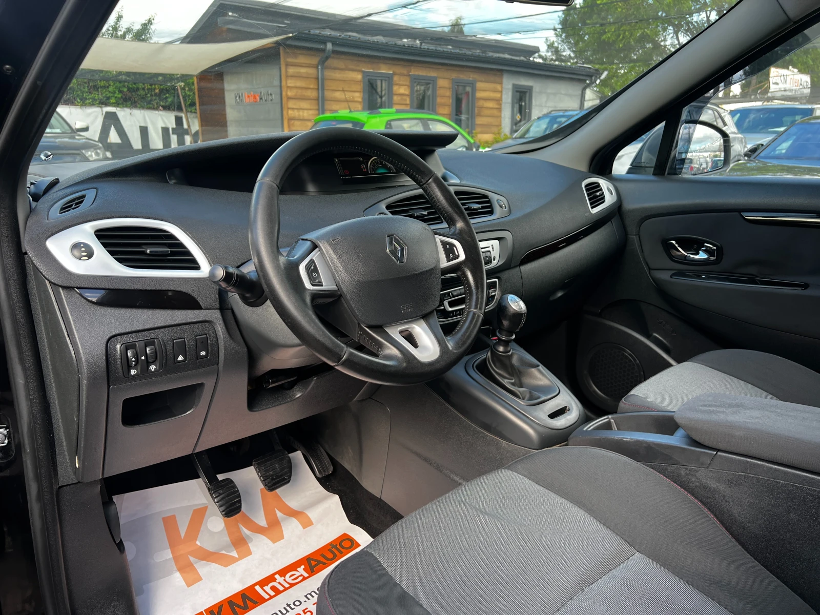 Renault Scenic 1.5dci ТОП СЪСТОЯНИЕ, снимка 8 - Автомобили и джипове - 54781743