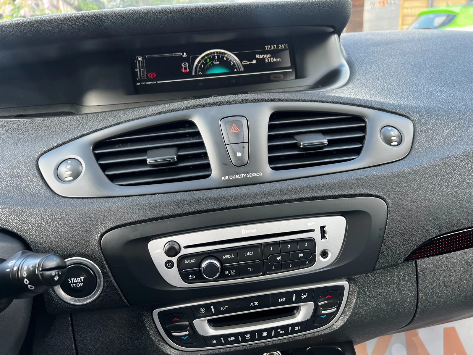 Renault Scenic 1.5dci ТОП СЪСТОЯНИЕ, снимка 11 - Автомобили и джипове - 54781743