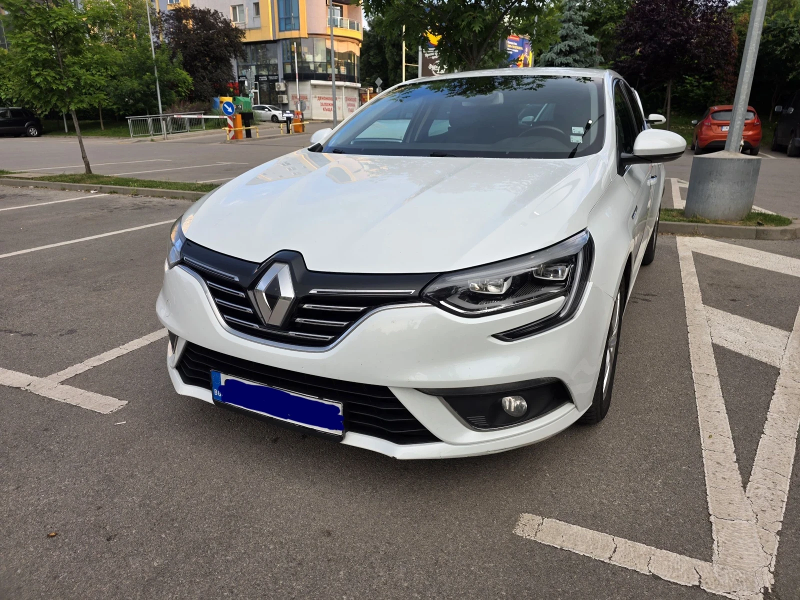 Renault Megane 1.6dCI, снимка 4 - Автомобили и джипове - 54874382
