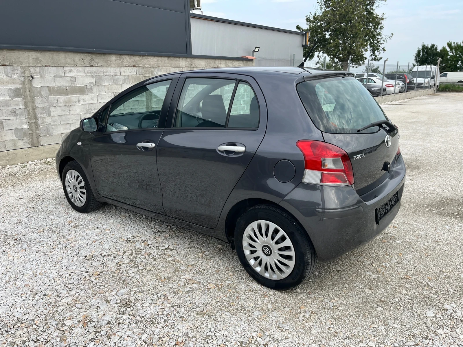 Toyota Yaris 1.3 * ГАЗ* , снимка 4 - Автомобили и джипове - 55147784