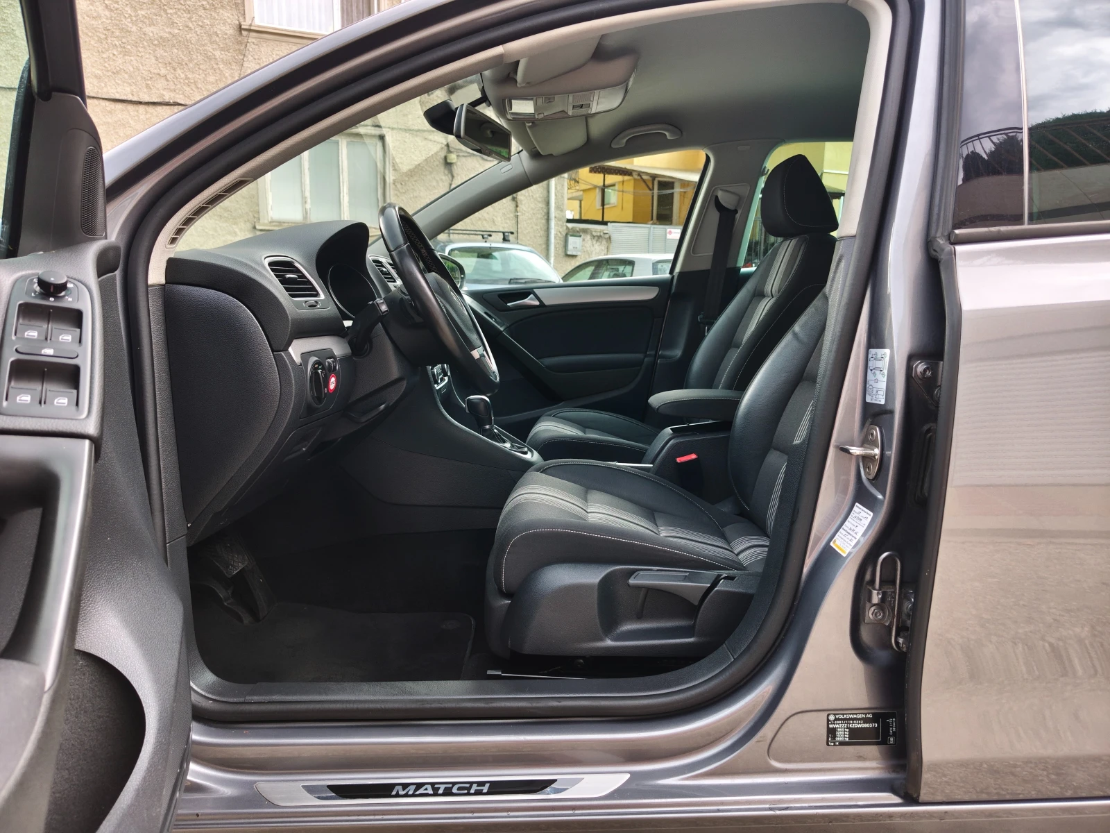 VW Golf TDI DSG MATCH, снимка 10 - Автомобили и джипове - 55213221