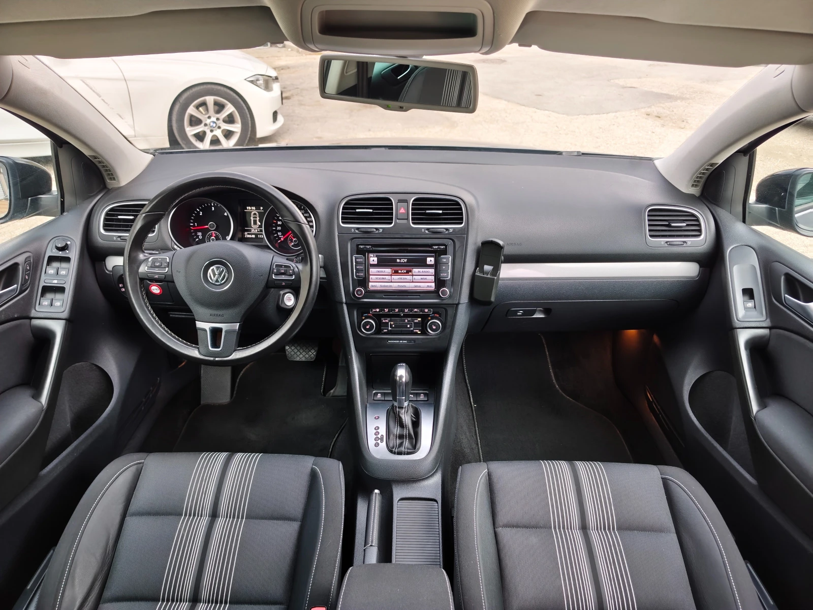 VW Golf TDI DSG MATCH, снимка 8 - Автомобили и джипове - 55213221