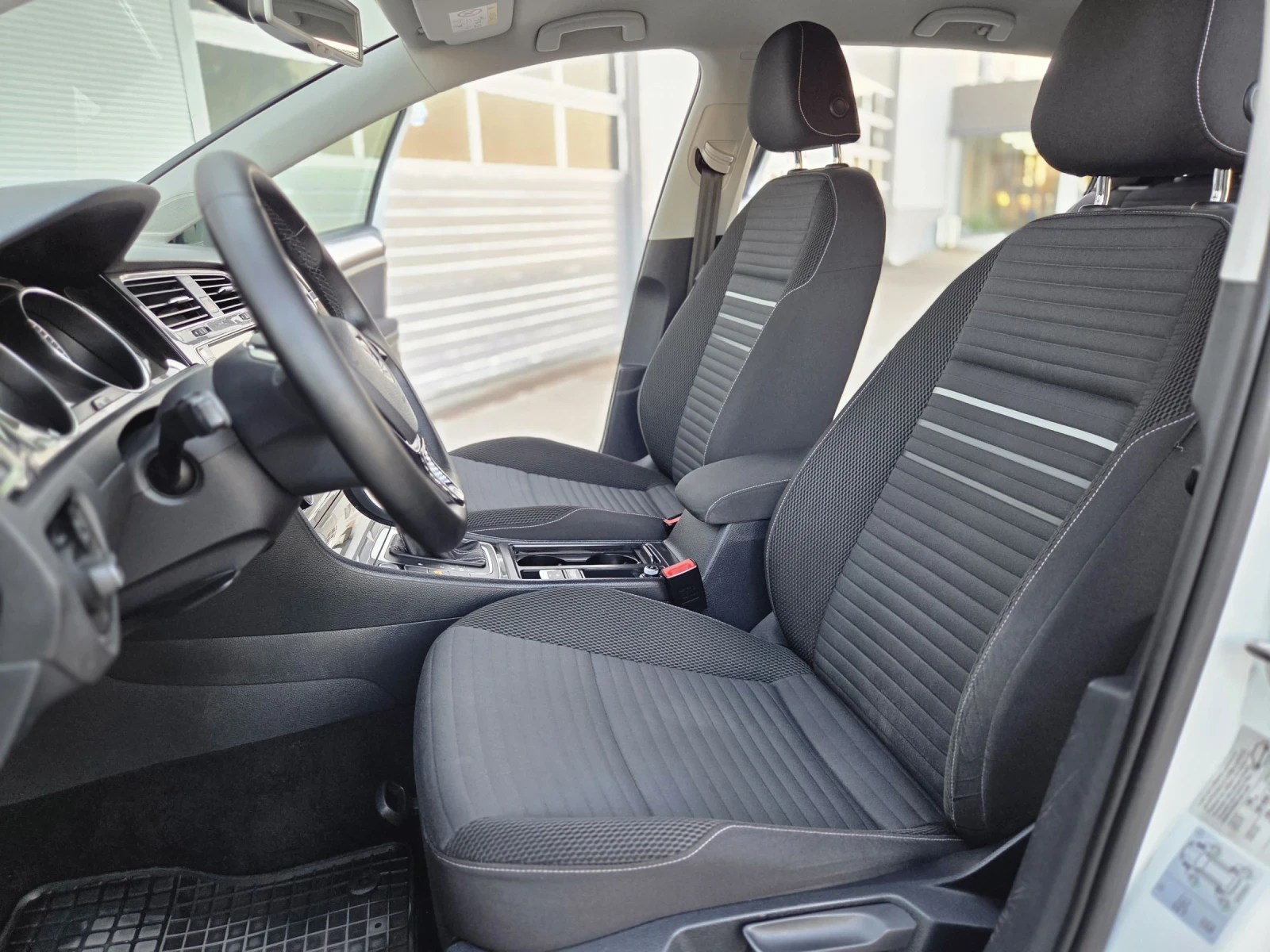 VW Golf 7 1.6TDI CUP EDITION, снимка 15 - Автомобили и джипове - 55306391