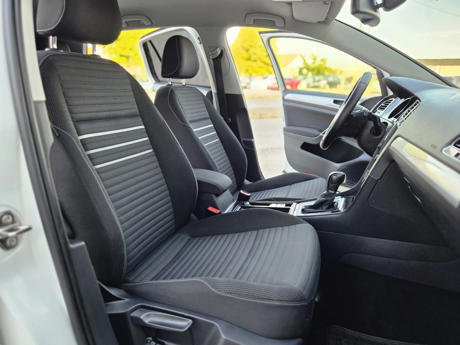 VW Golf 7 1.6TDI CUP EDITION, снимка 14 - Автомобили и джипове - 55306391
