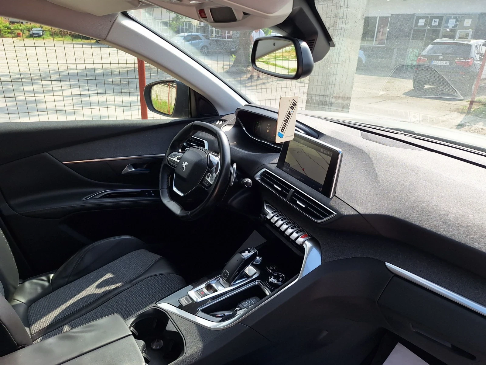 Peugeot 5008 1.6hdi* АВТОМАТИК/НАВИ/КАМЕРА/КЕЙЛЕС/ДИСТРОНИК* , снимка 12 - Автомобили и джипове - 55595236