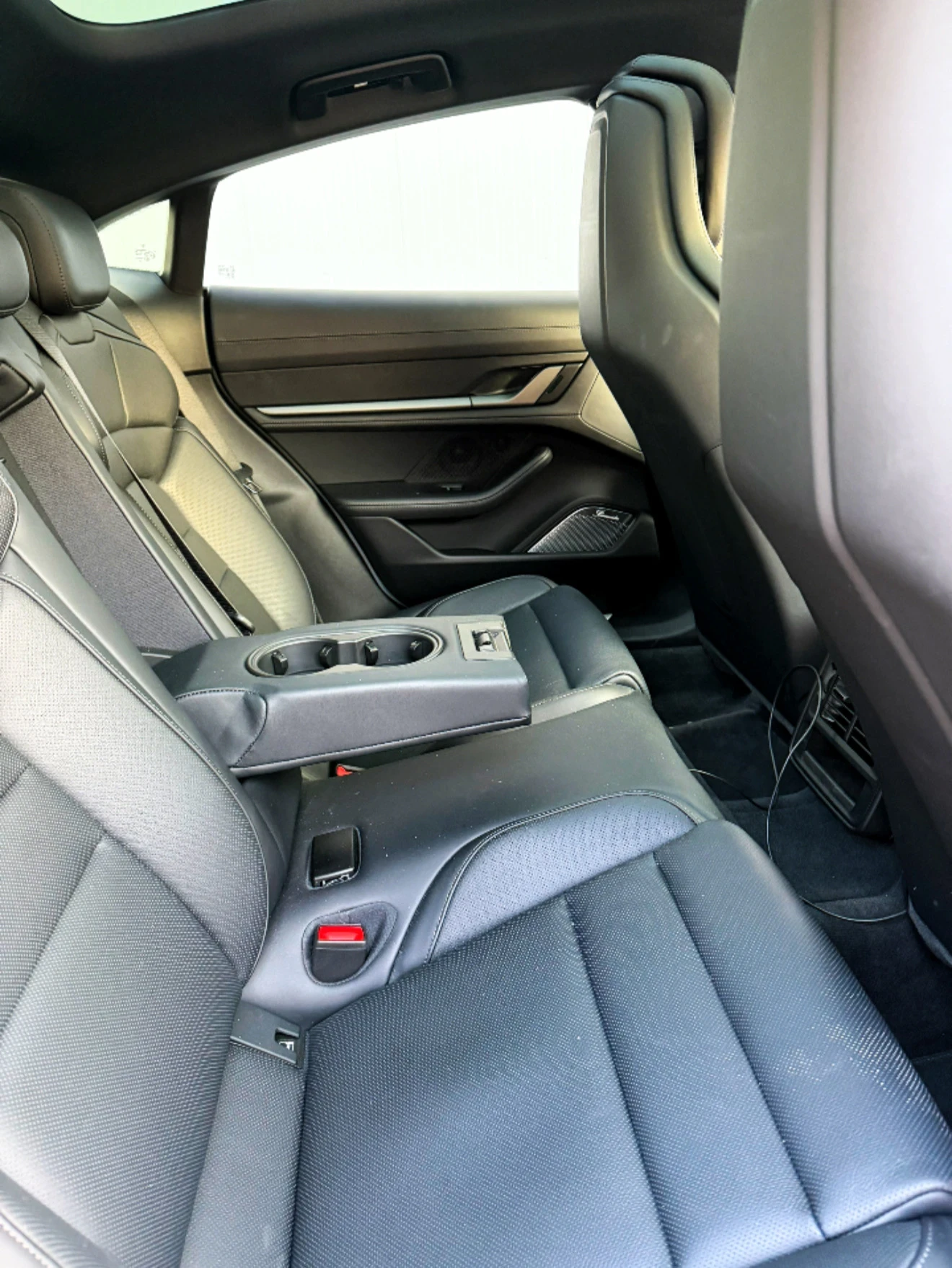 Porsche Taycan MATRIX/TOP/GARANCIA/105 KV/, снимка 14 - Автомобили и джипове - 55808403
