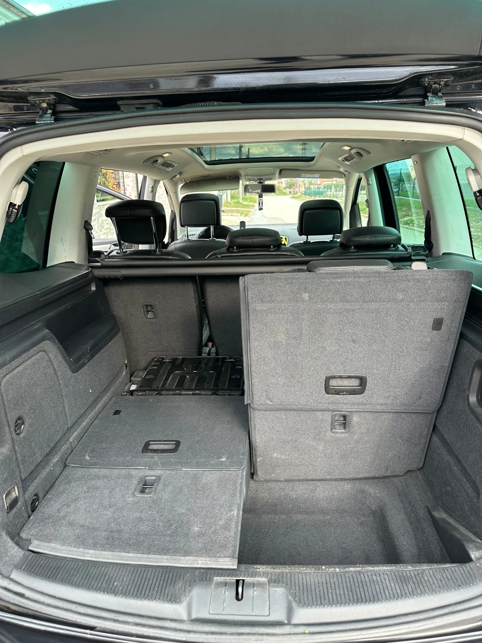 VW Sharan 2.0 D 4 M BMT, снимка 14 - Автомобили и джипове - 56544762