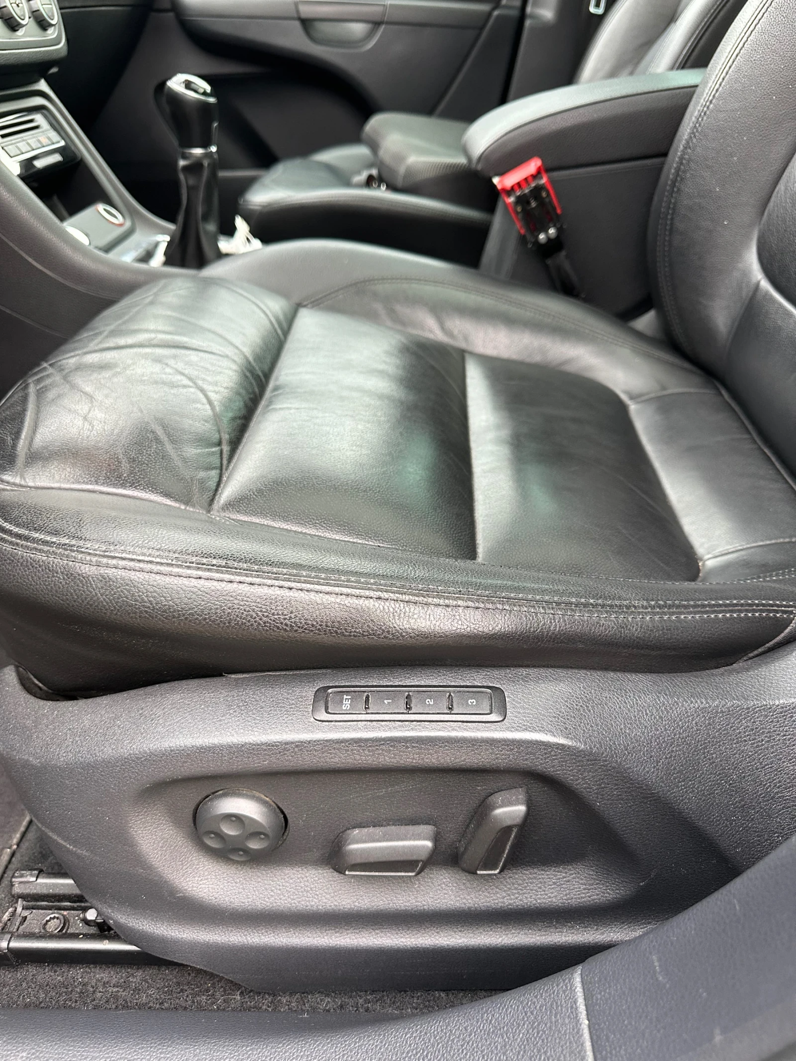 VW Sharan 2.0 D 4 M BMT, снимка 10 - Автомобили и джипове - 56544762