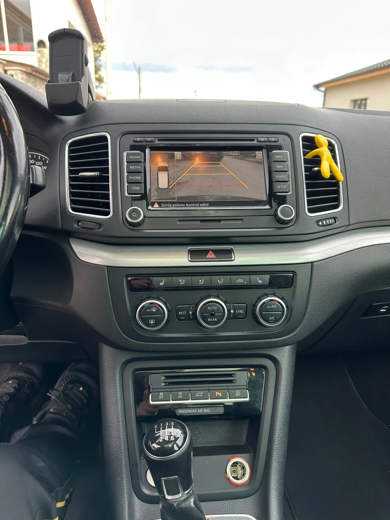 VW Sharan 2.0 D 4 M BMT, снимка 8 - Автомобили и джипове - 56544762