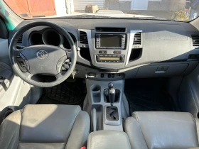 Toyota Hilux 3.0 D-4D 4X4, серв. ист.!                         , снимка 9