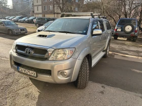 Toyota Hilux 3.0 D-4D 4X4, серв. ист.!                         , снимка 2