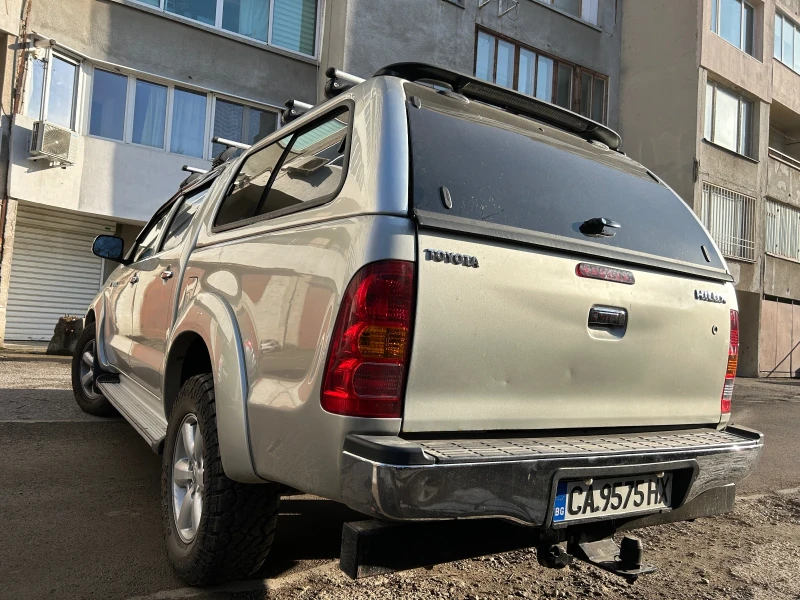 Toyota Hilux 3.0 D-4D 4X4, серв. ист.!                         , снимка 3 - Автомобили и джипове - 48841828