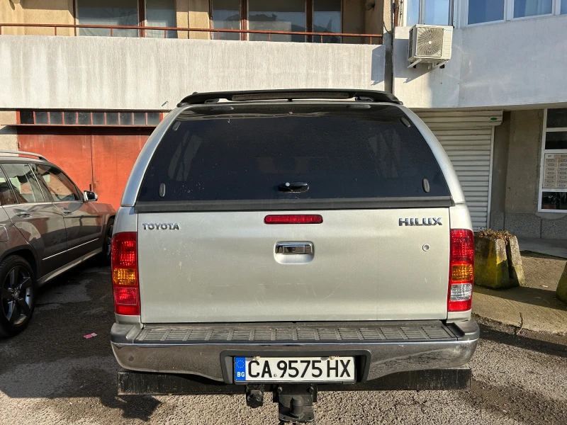 Toyota Hilux 3.0 D-4D 4X4, серв. ист.!                         , снимка 4 - Автомобили и джипове - 48841828