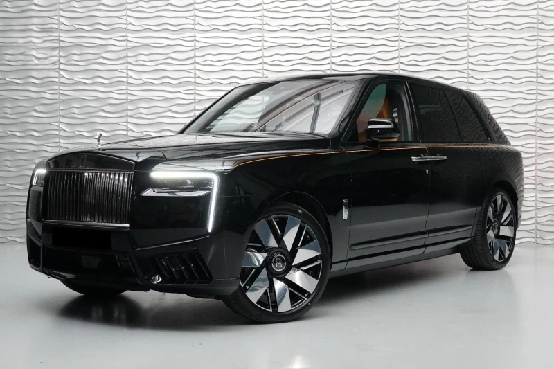 Rolls-Royce Cullinan SERIES II/ FACELIFT/ BESPOKE/ STARLIGHT/ TV/, снимка 3 - Автомобили и джипове - 49127131