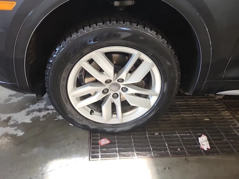 Audi Q5 * TITANIUM PREMIUM * CARFAX * ЦЕНА ДО БГ, снимка 8 - Автомобили и джипове - 53338214