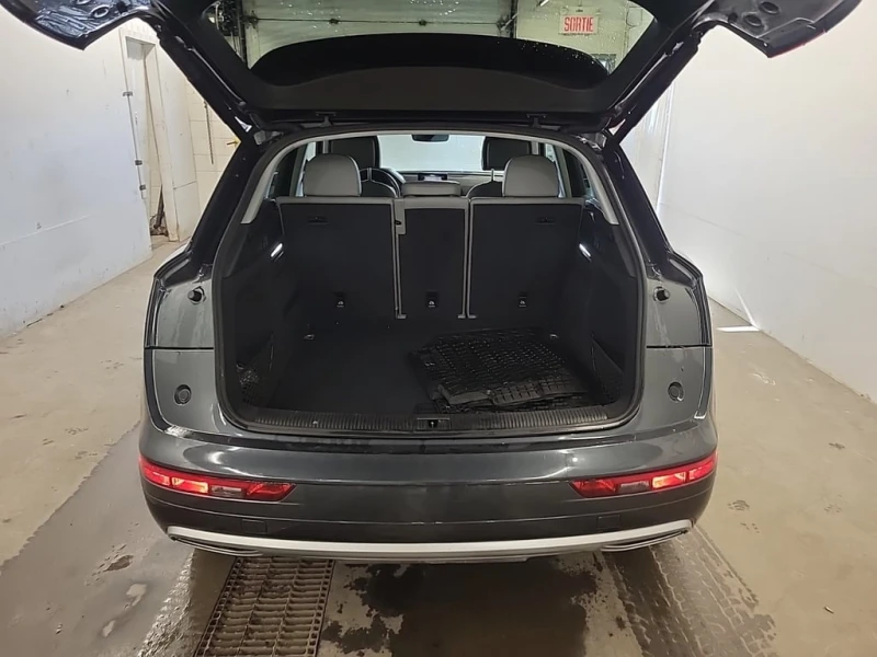 Audi Q5 * TITANIUM PREMIUM * CARFAX * ЦЕНА ДО БГ, снимка 7 - Автомобили и джипове - 53338214