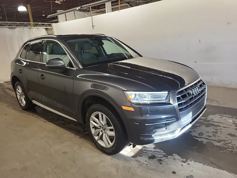 Audi Q5 * TITANIUM PREMIUM * CARFAX * ЦЕНА ДО БГ, снимка 2 - Автомобили и джипове - 53338214