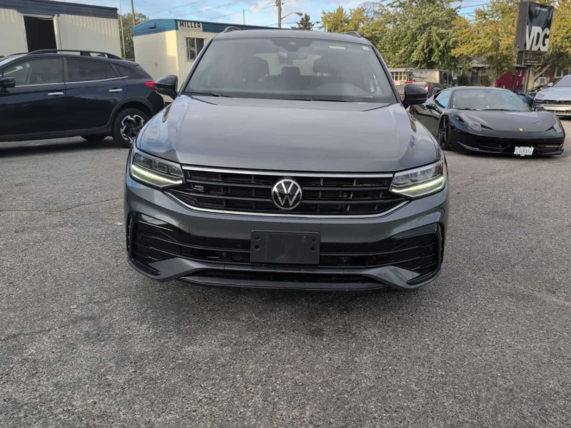 VW Tiguan * Comfortline R Line Black Edition * CARFAX * ЦЕНА, снимка 2 - Автомобили и джипове - 53584545