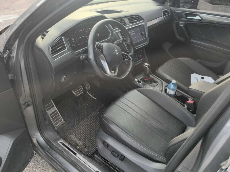 VW Tiguan * Comfortline R Line Black Edition * CARFAX * ЦЕНА, снимка 6 - Автомобили и джипове - 53584545