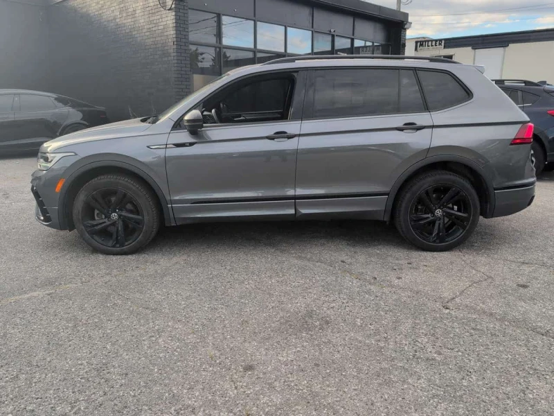 VW Tiguan * Comfortline R Line Black Edition * CARFAX * ЦЕНА, снимка 3 - Автомобили и джипове - 53584545