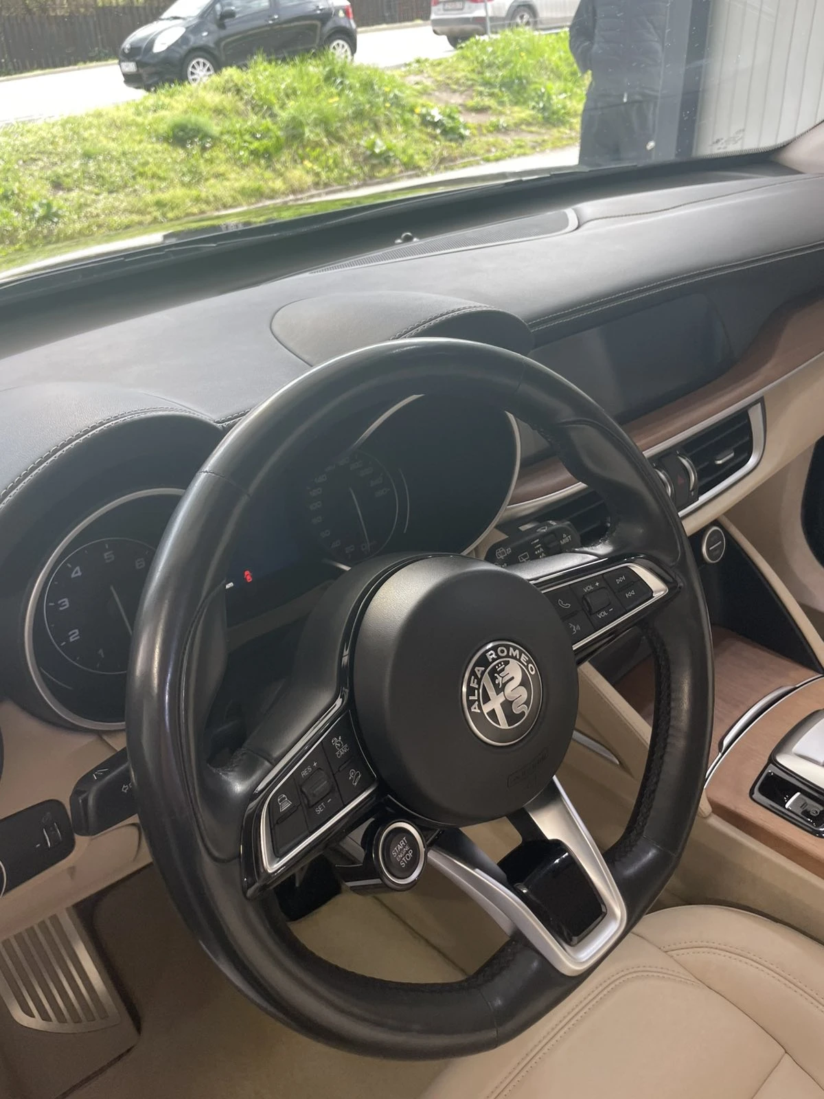 Alfa Romeo Stelvio  - изображение 4