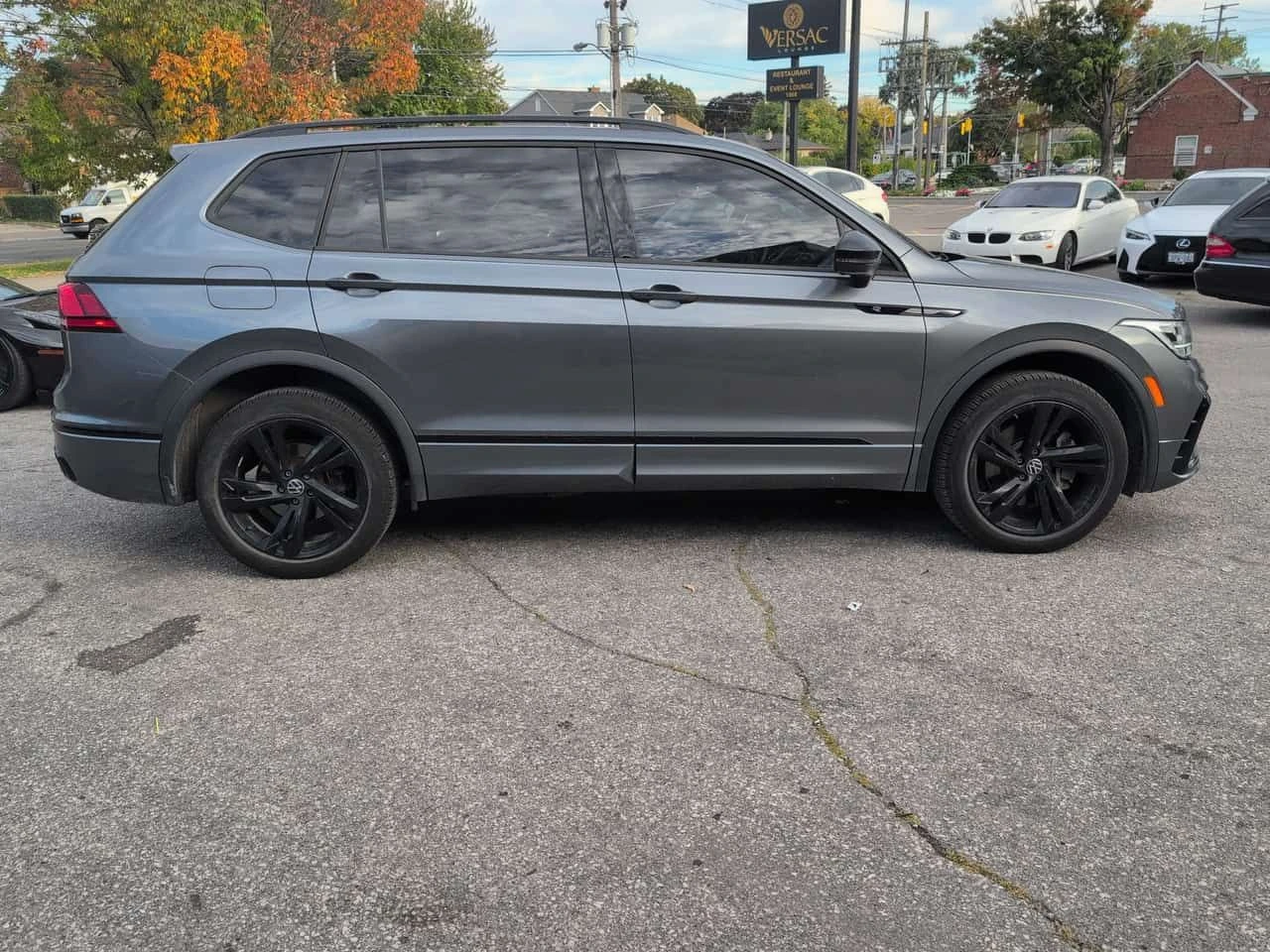 VW Tiguan * Comfortline R Line Black Edition * CARFAX * ЦЕНА - изображение 4