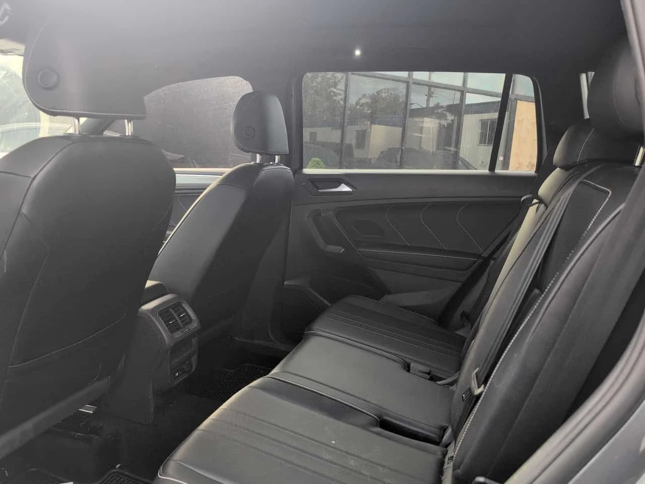 VW Tiguan * Comfortline R Line Black Edition * CARFAX * ЦЕНА - изображение 9