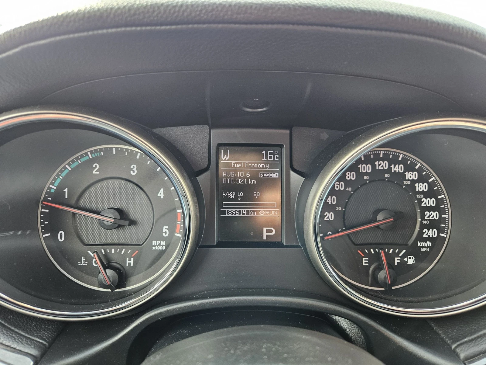 Jeep Grand cherokee 3.0 D OVERLAND, снимка 15 - Автомобили и джипове - 53724058