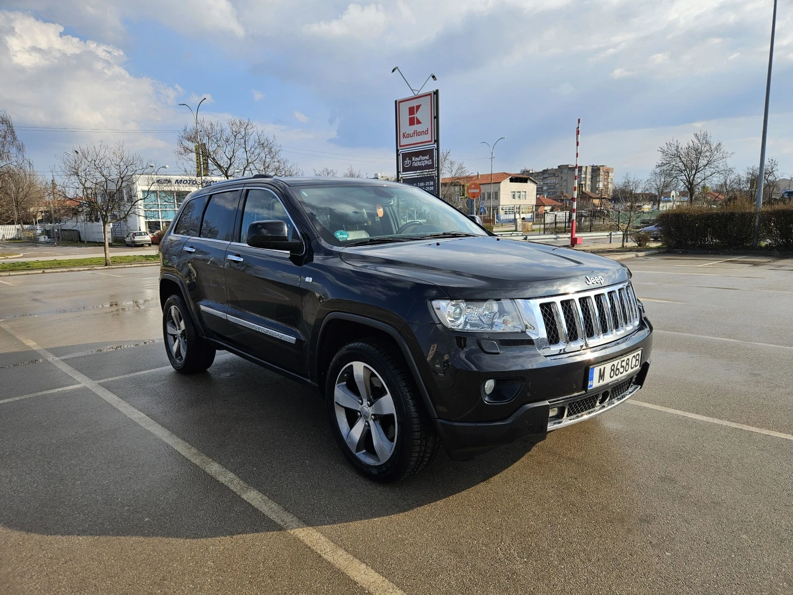 Jeep Grand cherokee 3.0 D OVERLAND, снимка 2 - Автомобили и джипове - 53724058