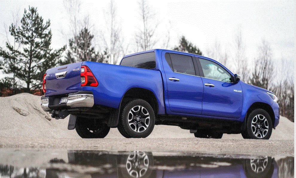 Toyota Hilux 2.8 SR5 4x4, снимка 5 - Автомобили и джипове - 53809763