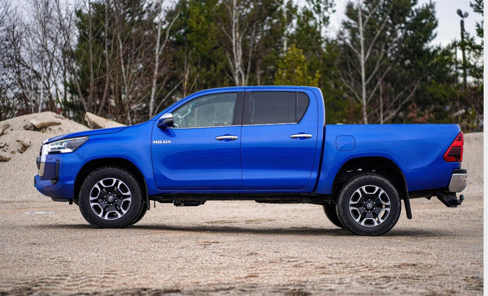 Toyota Hilux 2.8 SR5 4x4, снимка 3 - Автомобили и джипове - 53809763