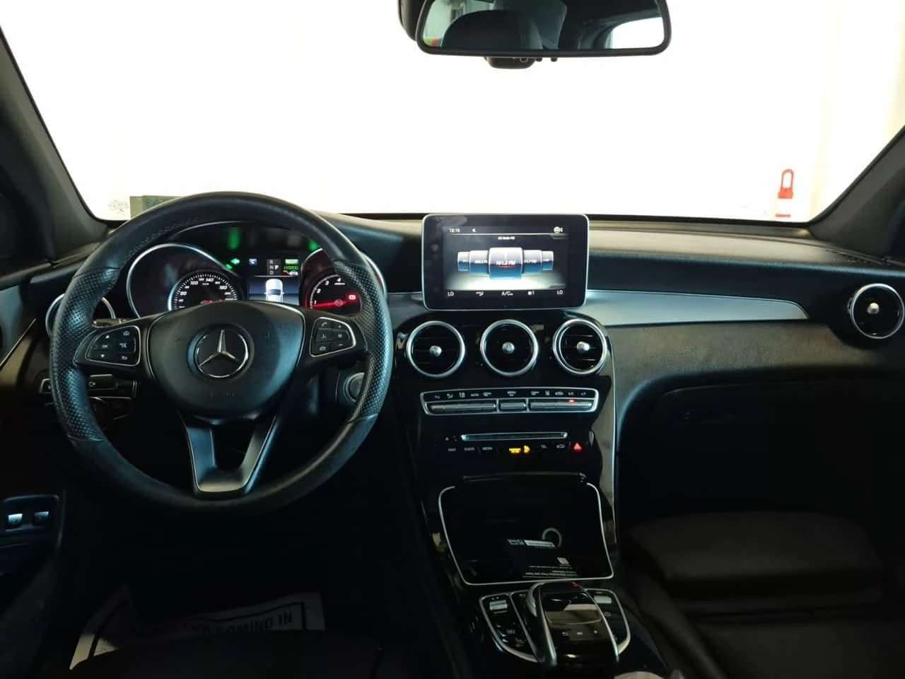 Mercedes-Benz GLC 350 E| ПАМЕТ| ПАНОРАМА| АМБИЕНТ, снимка 11 - Автомобили и джипове - 54217943