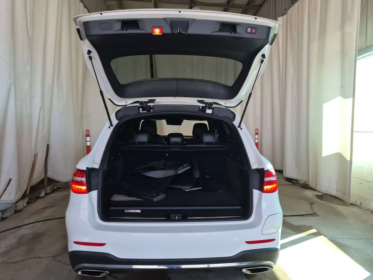 Mercedes-Benz GLC 350 E| ПАМЕТ| ПАНОРАМА| АМБИЕНТ, снимка 15 - Автомобили и джипове - 54217943