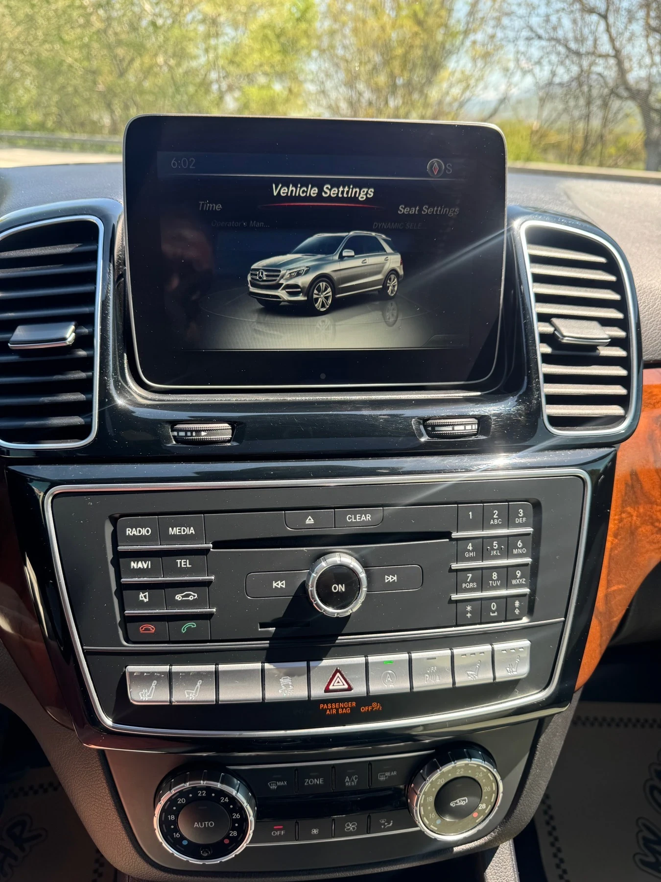 Mercedes-Benz GLE 400 4M AMG Pack Full, снимка 9 - Автомобили и джипове - 54313952