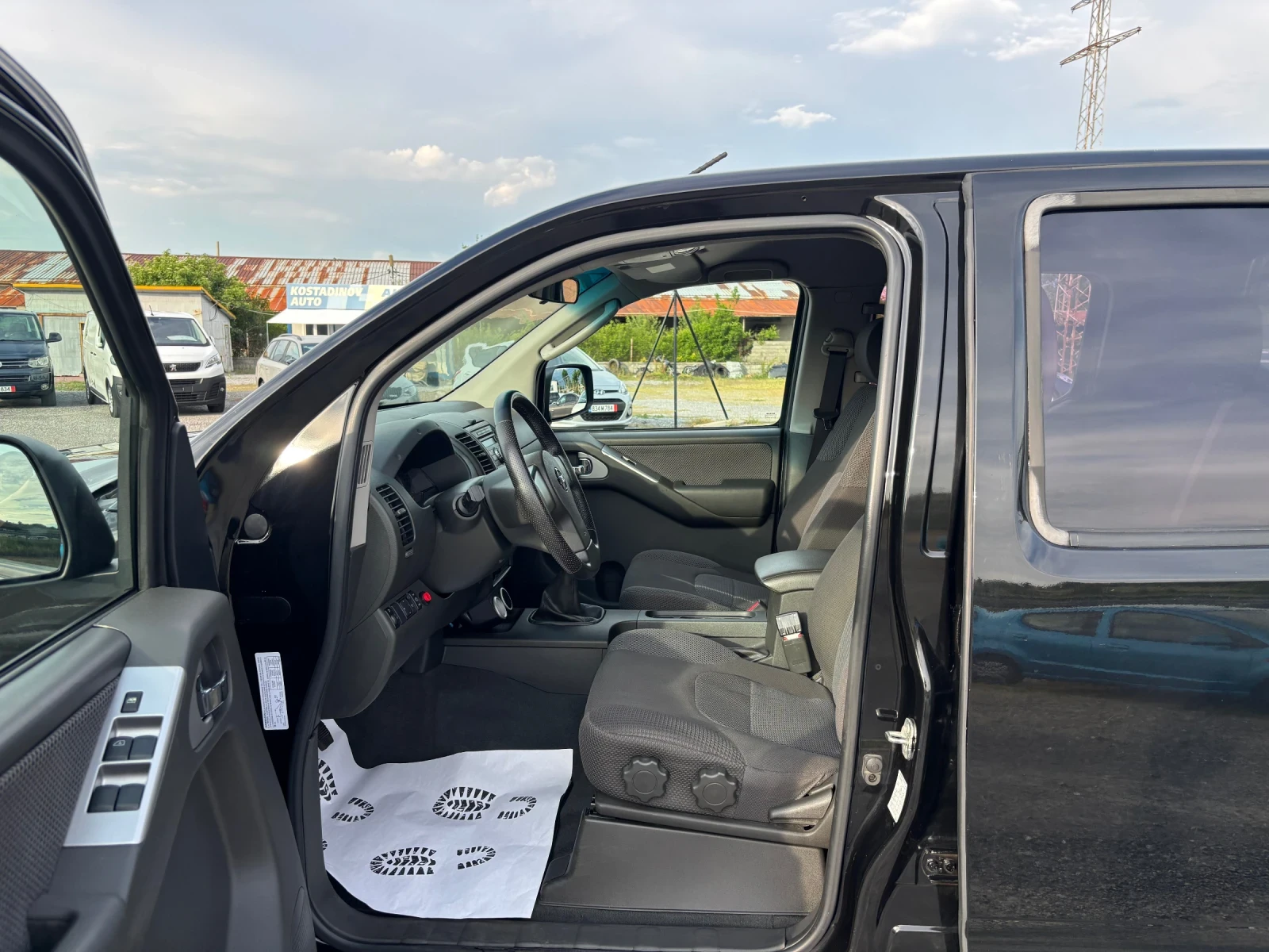 Nissan Navara 3.0d, снимка 6 - Автомобили и джипове - 54866249