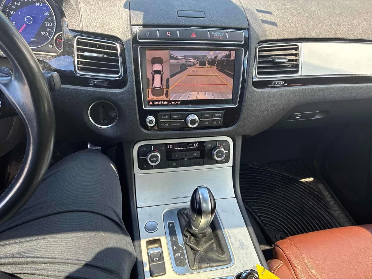VW Touareg * V6 * CARFAX * ОТ ПРЕДСТАВИТЕЛСТВО * , снимка 9 - Автомобили и джипове - 55057809
