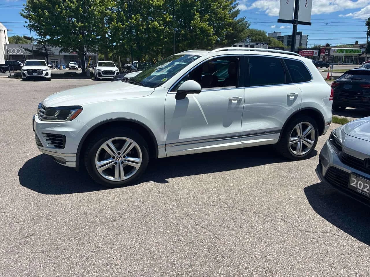 VW Touareg * V6 * CARFAX * ОТ ПРЕДСТАВИТЕЛСТВО * , снимка 2 - Автомобили и джипове - 55057809