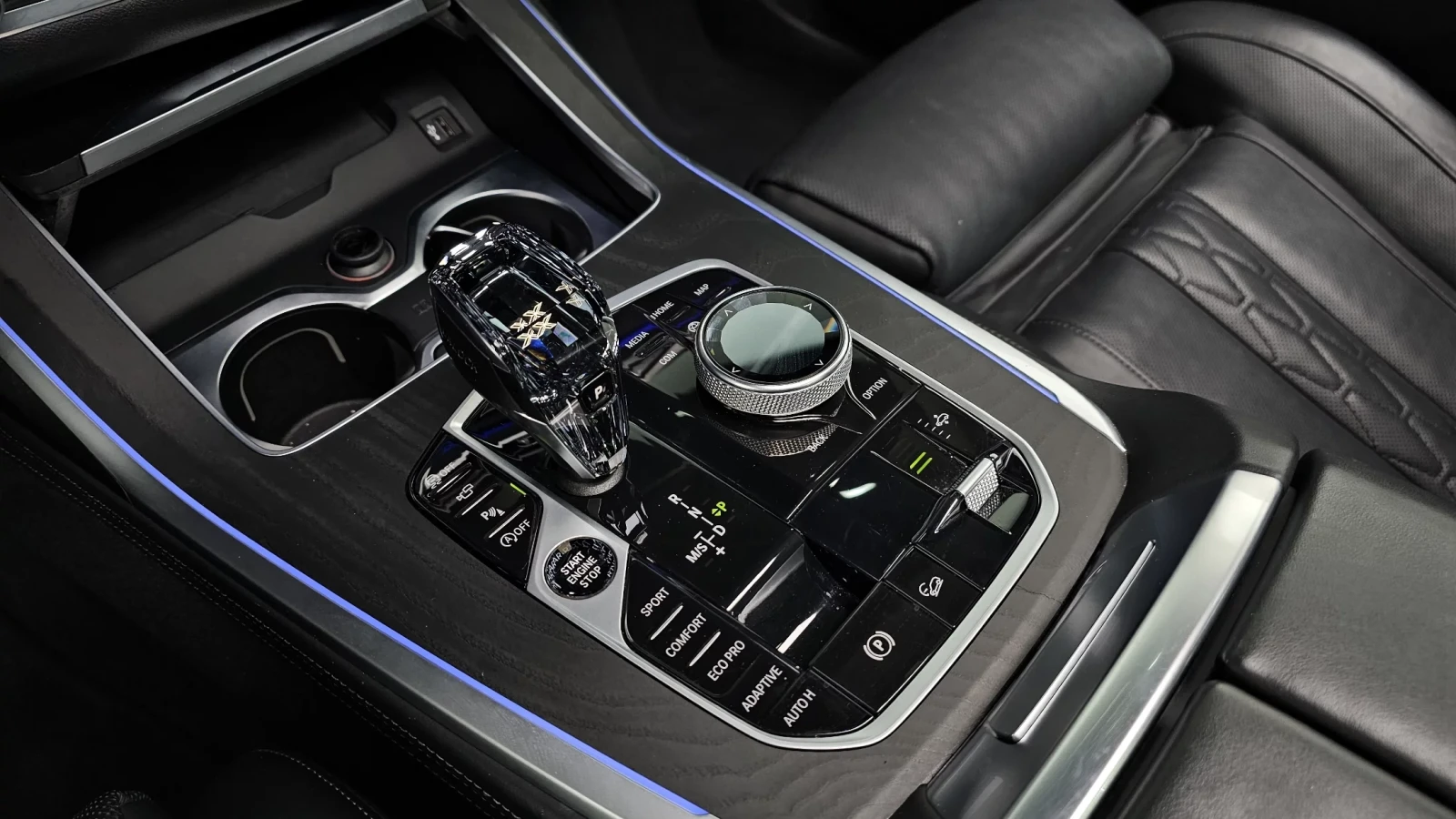 BMW X7 7 SEATS| LASER LED| HUD| 360| PANO| HARMAN KARDON|, снимка 8 - Автомобили и джипове - 55064104