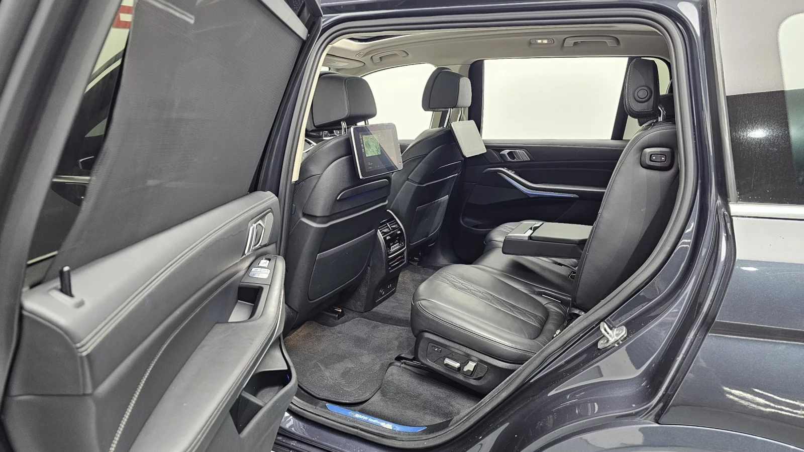 BMW X7 7 SEATS| LASER LED| HUD| 360| PANO| HARMAN KARDON|, снимка 10 - Автомобили и джипове - 55064104
