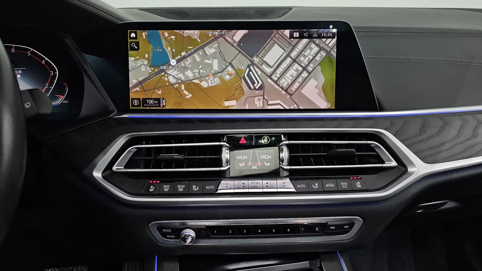 BMW X7 7 SEATS| LASER LED| HUD| 360| PANO| HARMAN KARDON|, снимка 13 - Автомобили и джипове - 55064104