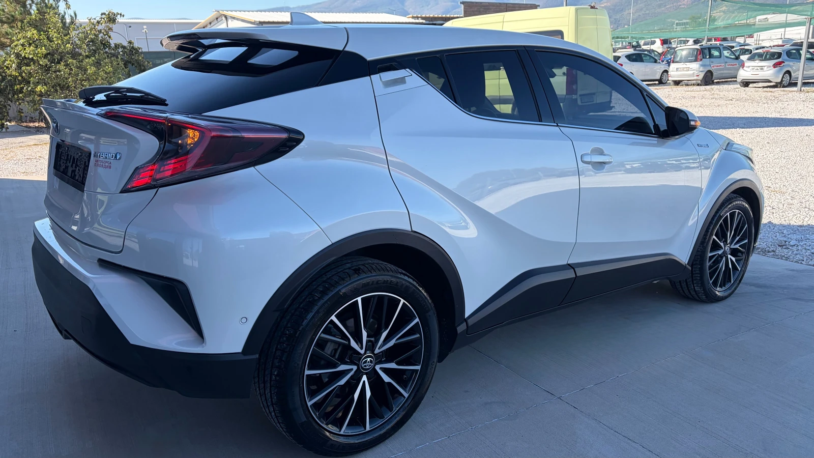 Toyota C-HR 1.8 Hybrid, снимка 4 - Автомобили и джипове - 55974921