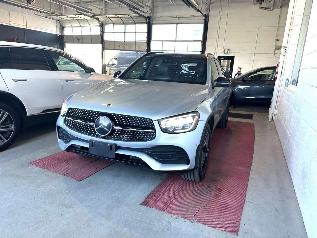 Mercedes-Benz GLC 300 4MATIC, снимка 3 - Автомобили и джипове - 56680459